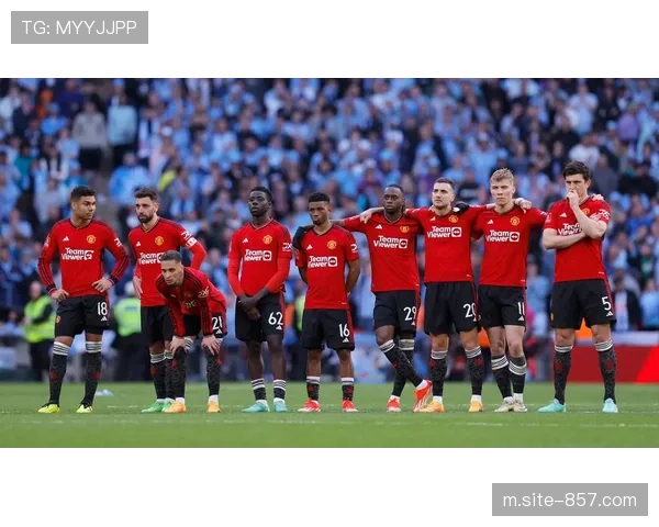 边路传中质量堪忧直塞屡被断 曼联阵地战陷入传控陷阱 边路传中质量堪忧直塞屡被断 曼联阵地战陷入传控陷阱